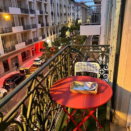 Charmant, Hyper Centre, A 3min Centre Apartment