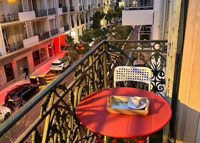 Charmant, Hyper Centre, A 3min Centre Apartment